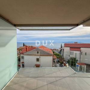 OPATIJA, CENTAR - stan u dovršenoj luksuznoj novogradnji s garažom i bazenom