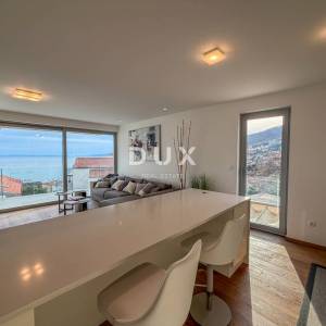 OPATIJA, CENTAR - stan u dovršenoj luksuznoj novogradnji s garažom i bazenom