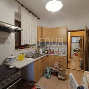 Opatija, kuća, 140m2, okućnica 386m2