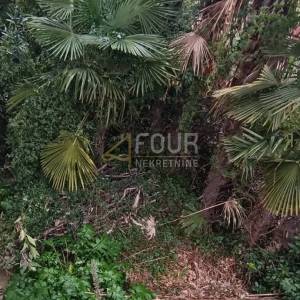 Opatija, kuća, 140m2, okućnica 386m2