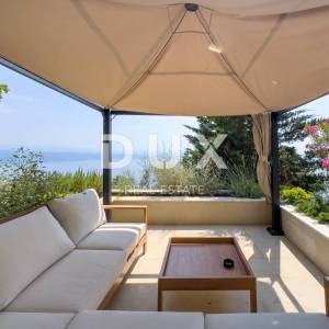 OPATIJA, LOVRAN - ekskluzivan stan s panoramskim pogledom i bazenom