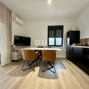 OPATIJA, LOVRAN - Moderan stan s pogledom na more i bazenom na korištenje