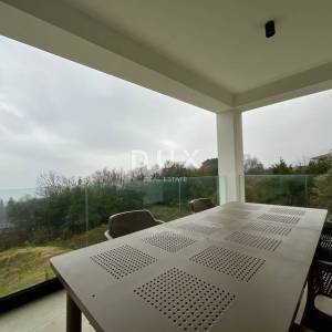 OPATIJA, LOVRAN - Moderan stan s pogledom na more i bazenom na korištenje