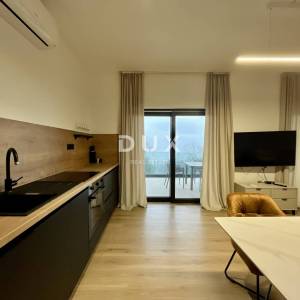 OPATIJA, LOVRAN - Vrhunski stan s pogledom na more i bazenom na korištenje