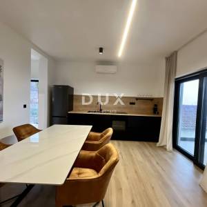 OPATIJA, LOVRAN - Vrhunski stan s pogledom na more i bazenom na korištenje