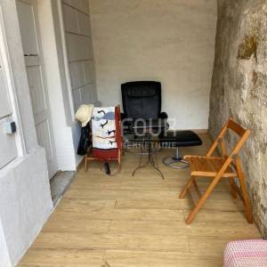 Opatija, namještena garsonijera, 1.red do mora