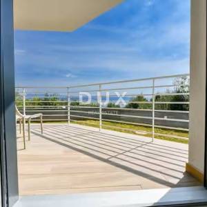 OPATIJA, OPRIĆ - stan u novogradnji s vrtom i pogledom na more