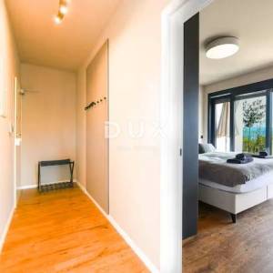 OPATIJA, OPRIĆ - stan u novogradnji s vrtom i pogledom na more