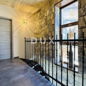 OPATIJA, POLJANE - Autohtona kamena vila s panoramskim pogledom!