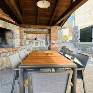 OPATIJA, POLJANE - Autohtona kamena vila s panoramskim pogledom!