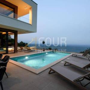 Opatijska rivijera, Medveja, samostojeće kuća s bazenom