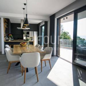 Opatijska rivijera, Medveja, samostojeće kuća s bazenom