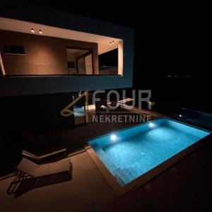 Opatijska rivijera, Medveja, samostojeće kuća s bazenom