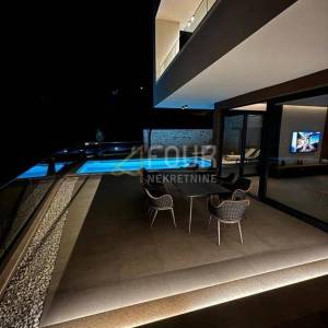 Opatijska rivijera, Medveja, samostojeće kuća s bazenom