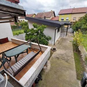 Osijek, Retfala, katnica 210m2+dvorišni stan+garaža