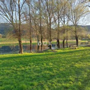 OTOČAC, ČOVIĆI - Komadić prirode kraj rijeke Gacke, 1234m2