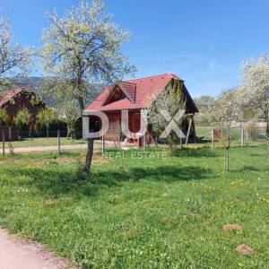 OTOČAC, LIČKO LEŠČE - Idilična kuća s bazenom