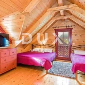 OTOČAC, LIČKO LEŠČE - Idilična kuća s bazenom