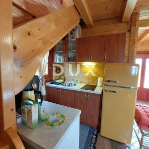 OTOČAC, LIČKO LEŠČE - Idilična kuća s bazenom