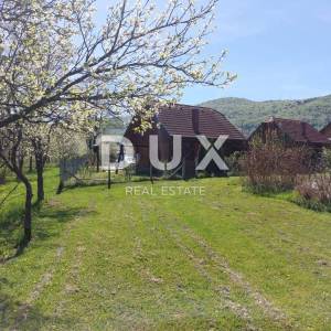 OTOČAC, LIČKO LEŠČE - Idilična kuća s bazenom