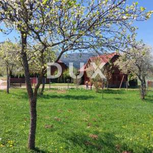 OTOČAC, LIČKO LEŠČE - Idilična kuća s bazenom