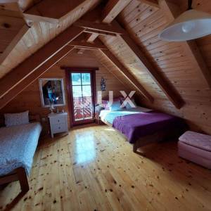 OTOČAC, LIČKO LEŠČE - Idilična kuća s bazenom