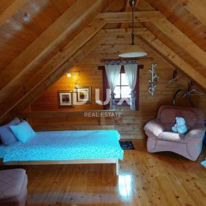 OTOČAC, LIČKO LEŠČE - Kuća u prirodi s bazenom