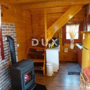 OTOČAC, LIČKO LEŠČE - Kuća u prirodi s bazenom