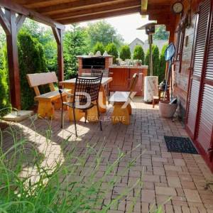 OTOČAC, LIČKO LEŠČE - Kuća u prirodi s bazenom