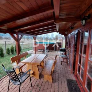 OTOČAC, LIČKO LEŠČE - Kuća u prirodi s bazenom