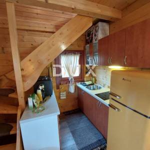 OTOČAC, LIČKO LEŠČE - Kuća u prirodi s bazenom