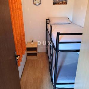 OTOK KRK, BRZAC - Kuća sa velikim potencijalom u mirnom naselju