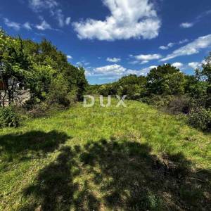 OTOK KRK, GARICA - Pravilno građevinsko-poljoprivredno zemljište, ravne konfiguracije, idealno za luksuznu vilu s bazenom...