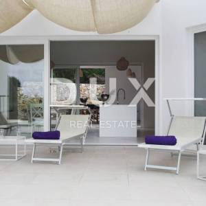 OTOK KRK, LINARDIĆI - Luksuzna moderna prizemnica s bazenom i pogledom na more