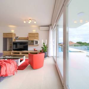 OTOK KRK, LINARDIĆI - Moderan stan sa pogledom na more