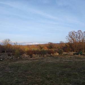 OTOK KRK, MALINSKA okolica - Građevinsko zemljište s dozvolom za dvojnu kuću