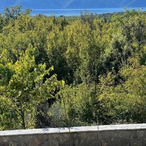 OTOK KRK, PINEZIĆI - Apartman s u prizemlju s pogledom na more