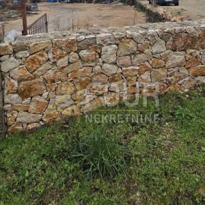 Otok Krk, Vrbnik - okolica, građevinsko zemljište, 916m2