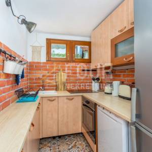 Otok Krk, Vrbnik - okolica, samostojeća kuća s bazenom