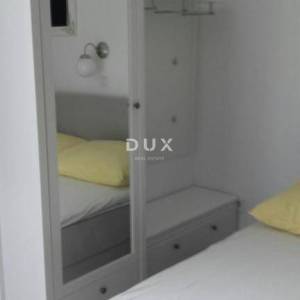 OTOK PAG, NOVALJA - villa s 20 apartmana udaljena samo 300 metara od mora! PRILIKA!