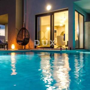 OTOK PAG, NOVALJA - Vrhunska investicija: luksuzna vila s bazenom i pogledom na more