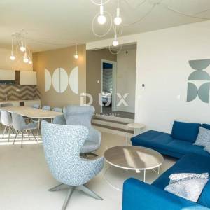 OTOK PAG, NOVALJA - Vrhunska investicija: luksuzna vila s bazenom i pogledom na more