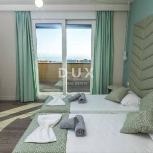 OTOK PAG, NOVALJA - Vrhunska investicija: luksuzna vila s bazenom i pogledom na more