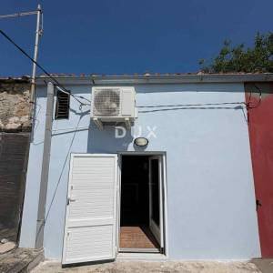 OTOK RAB, BANJOL - Kamena kuća u nizu s panoramskim pogledom