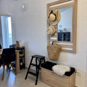 PEROJ – Moderni stan s pogledom na more — samo 800 m do plaže