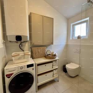 PEROJ – Moderni stan s pogledom na more — samo 800 m do plaže