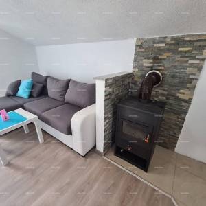 PEROJ, Stan na gornjem katu, blizu mora.