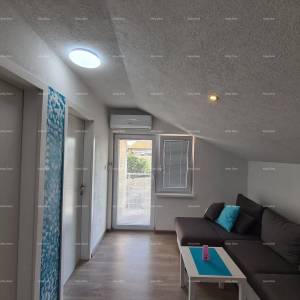 PEROJ, Stan na gornjem katu, blizu mora.