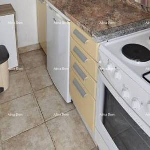 PEROJ, Stan na gornjem katu, blizu mora.