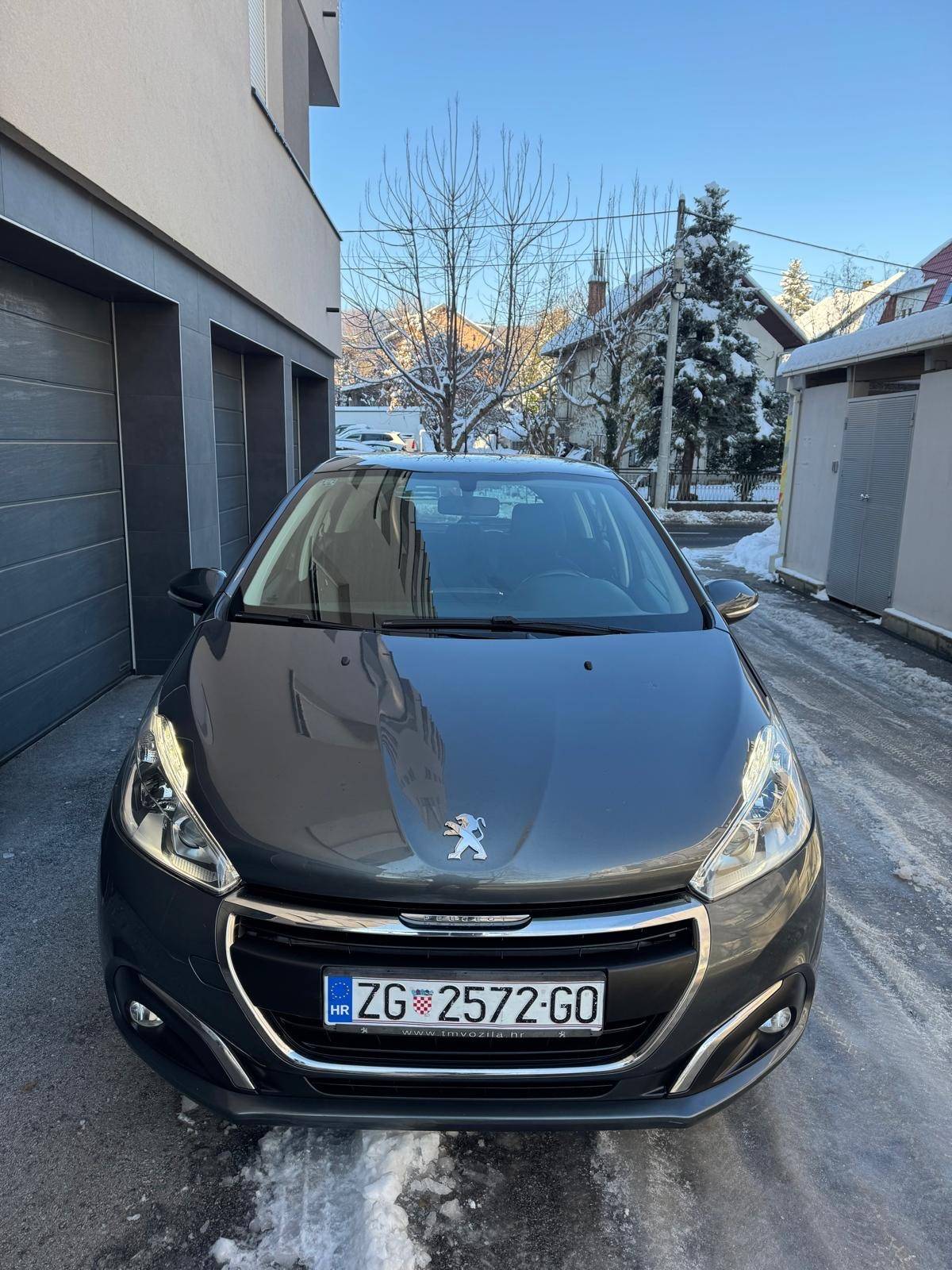 PEUGEOT 208 //107tkm//prvi vlasnik//HR auto//klima//odličan//